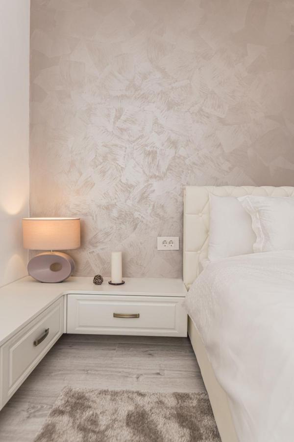 Rentforcomfort Apartment Ella 2 Brassó Kültér fotó